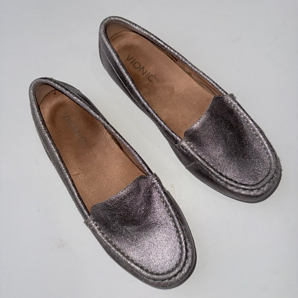 VIONIC $108 Womens 7.5 Debbie Metallic Slip On Casual Loafers Flat Shoes Bin 5